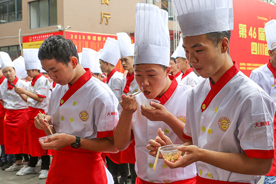 迎新生美食会|用新东方特有的方式，迎接你们！