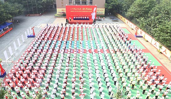 跨越三十年，再谱新诗篇，成都新东方31年校庆正式开启！