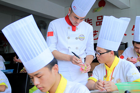 新东方烹饪学校是大学还是高中