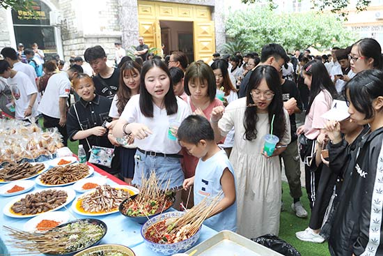 这个暑假，和老同学一起去新东方