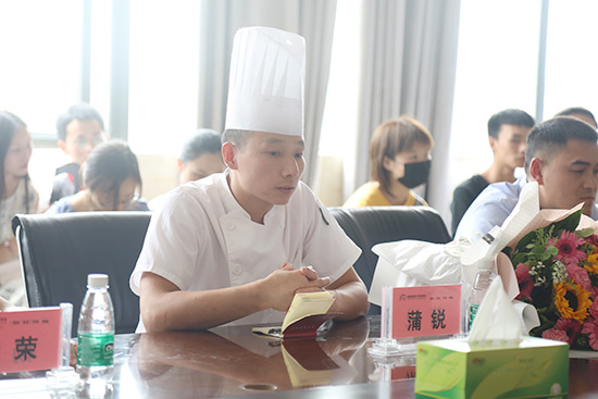 这个夏天，约上老同学，一起去上新东方！