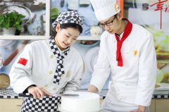 <b>中考之后读技校，学西点的优势在哪里？</b>