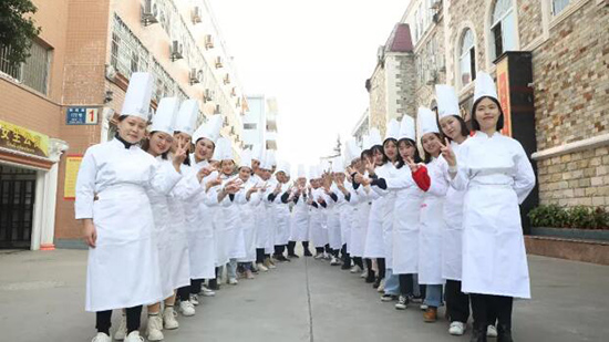 就业喜报丨毕业即入职好利来，这33名学生很优秀！