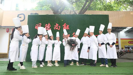 就业喜报丨毕业即入职好利来，这33名学生很优秀！