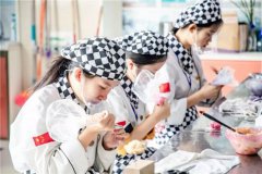 成为一名专业的西点师需要学多久？