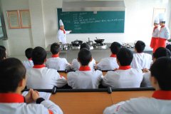 别让孩子输在“学费”的起跑线上