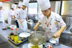 新开的饭店怎样才能招到厨师