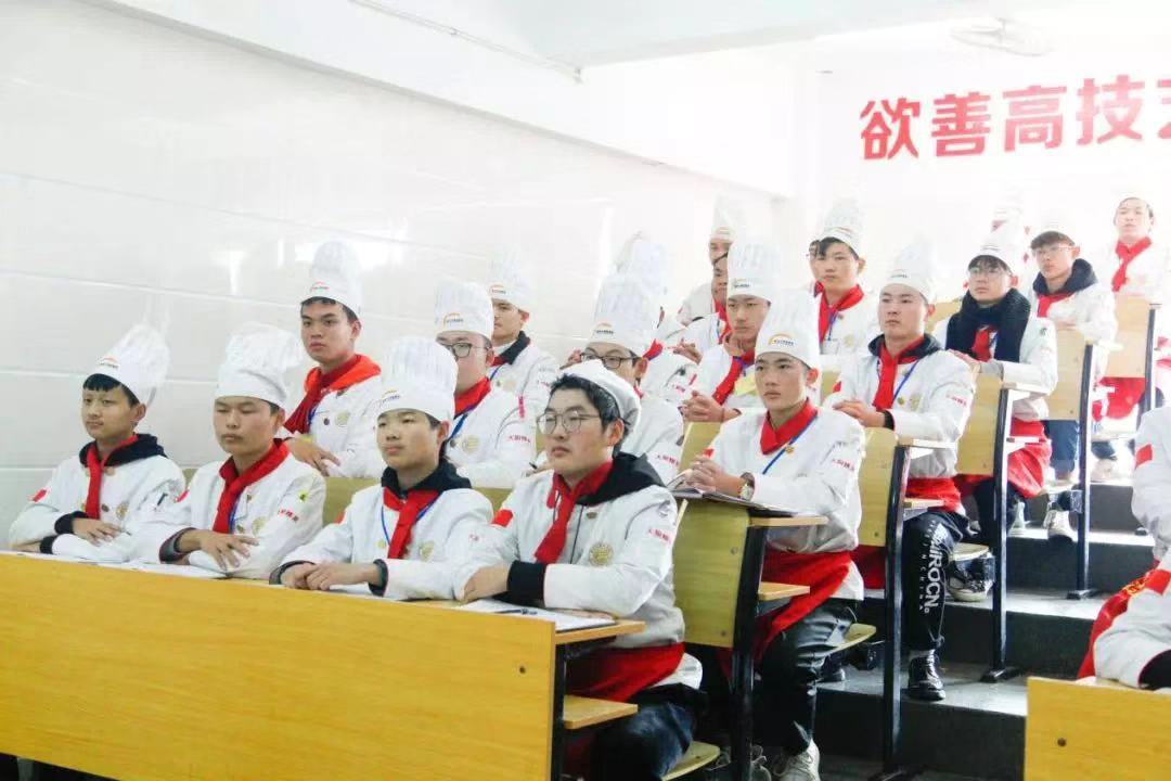 在什么年纪学西点最好，宜宾新东方告诉你
