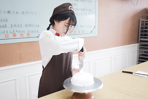 甜品的培训费大概要多少呢？