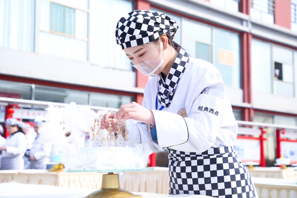 西点学校一般学费是多少？