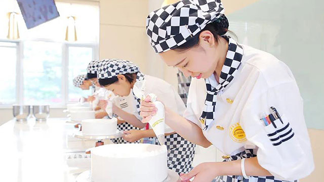 学蛋糕难吗？去哪儿学好
