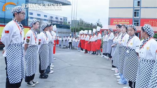 <b>初中毕业学什么技术比较好？</b>